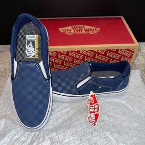 Vans, Classic Slip-Ons, with Deluxe Comfort In-Soles. Size 9 Mens.